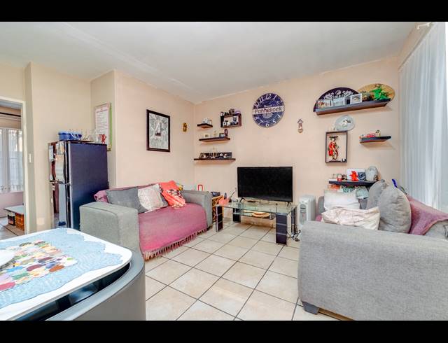 2 BEDROOM TOWNHOUSE FOR SALE IN ALLEN'S NEK